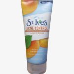 St Ives Apricot Scrub