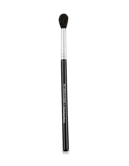 blending eye shadow brush